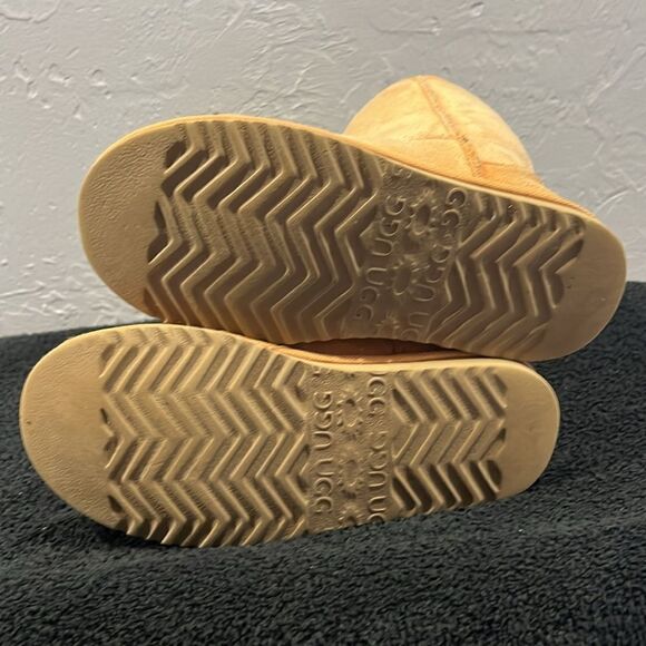 🔥🔥 UGG Classic Short 5825 Lined Boots Suede Sheepskin Women Sz 6 Orange - GUC - Picture 7 of 10